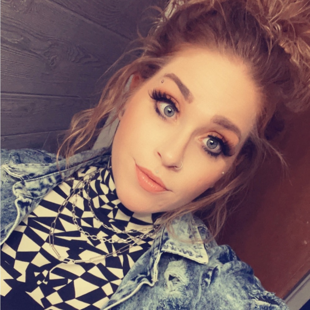 Meet your Posher, Kayla